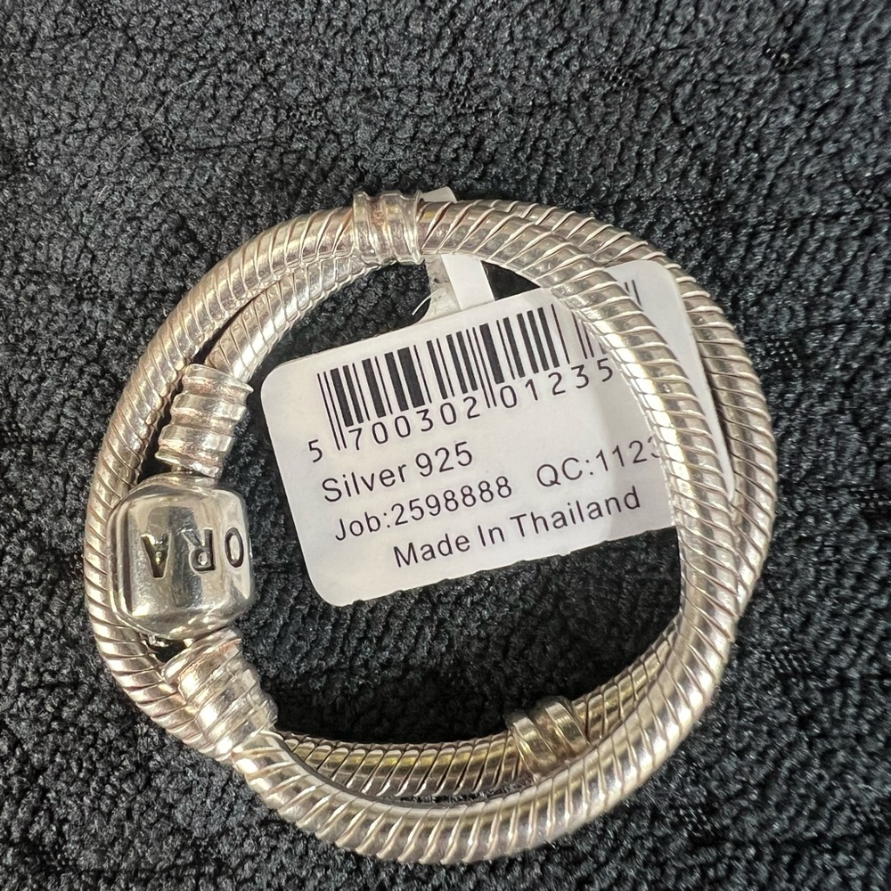 Authentic Pandora
Sterling Silver 925 Bracelet 8.3 In.